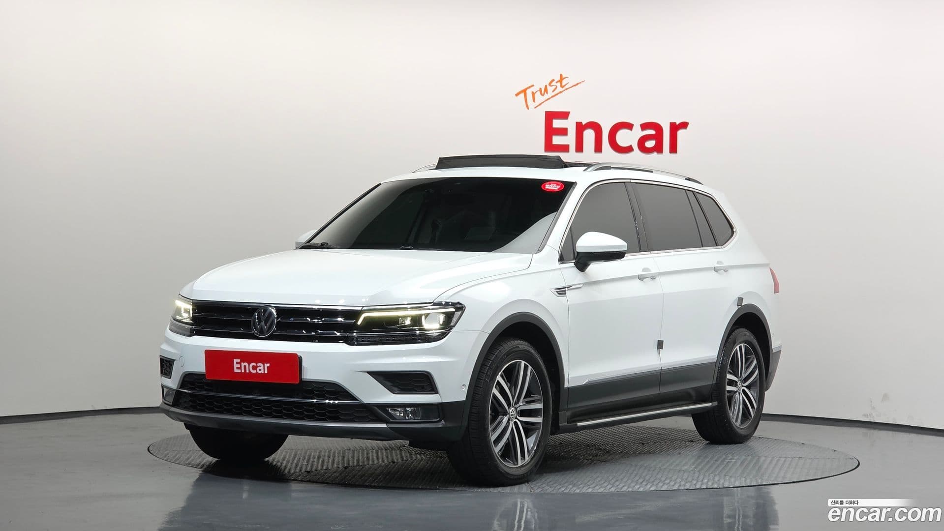 Main__Slider__Photo:Tiguan Volkswagen 2020.11-0