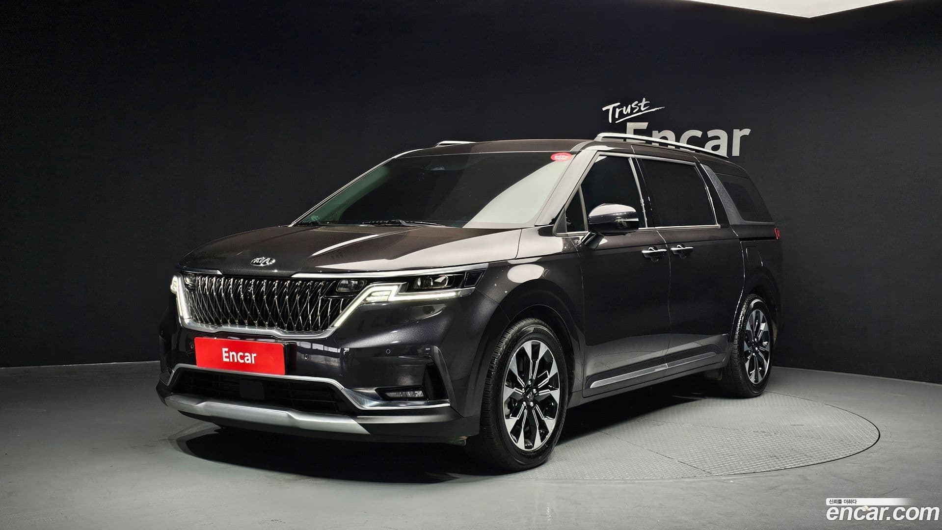 Main__Slider__Photo:Canival Kia 2021.1-0