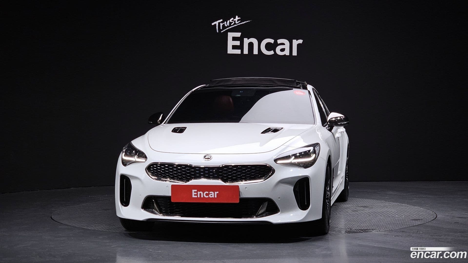 Main__Slider__Photo:Stinger Kia 2017.5-2