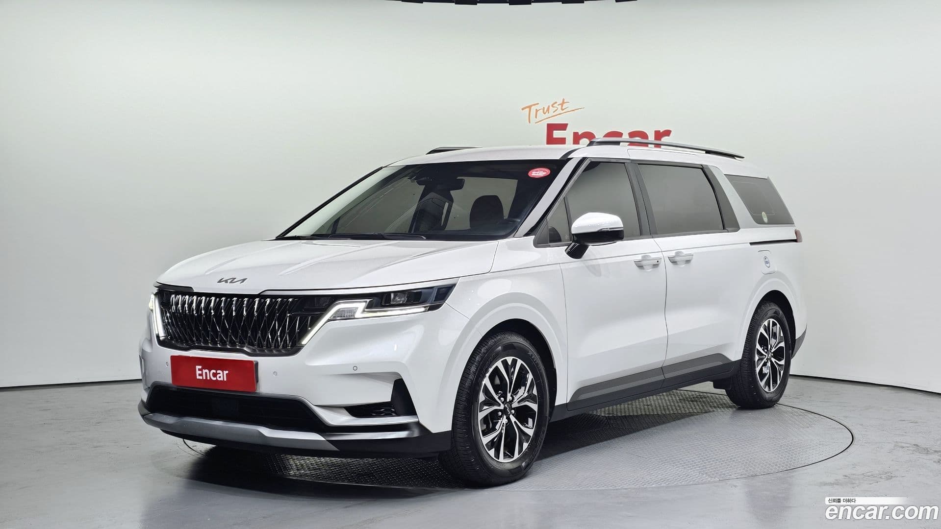 Main__Slider__Photo:Canival Kia 2023.3-0