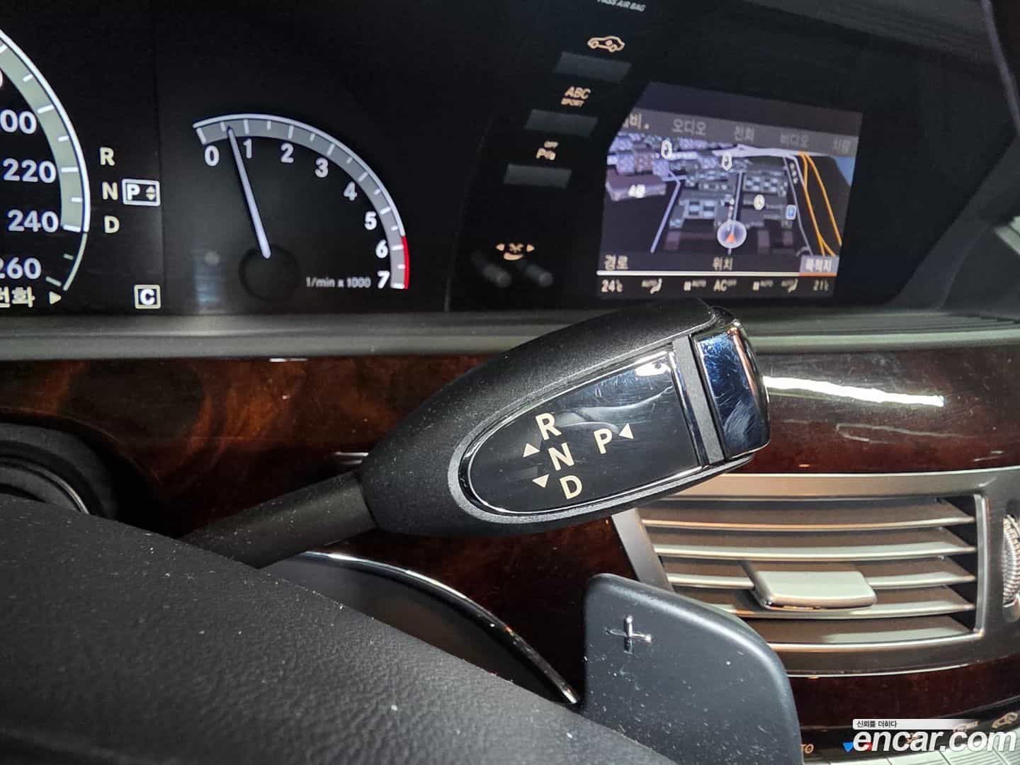 S-Class Mercedes-Benz 2010.1-OPTION-015