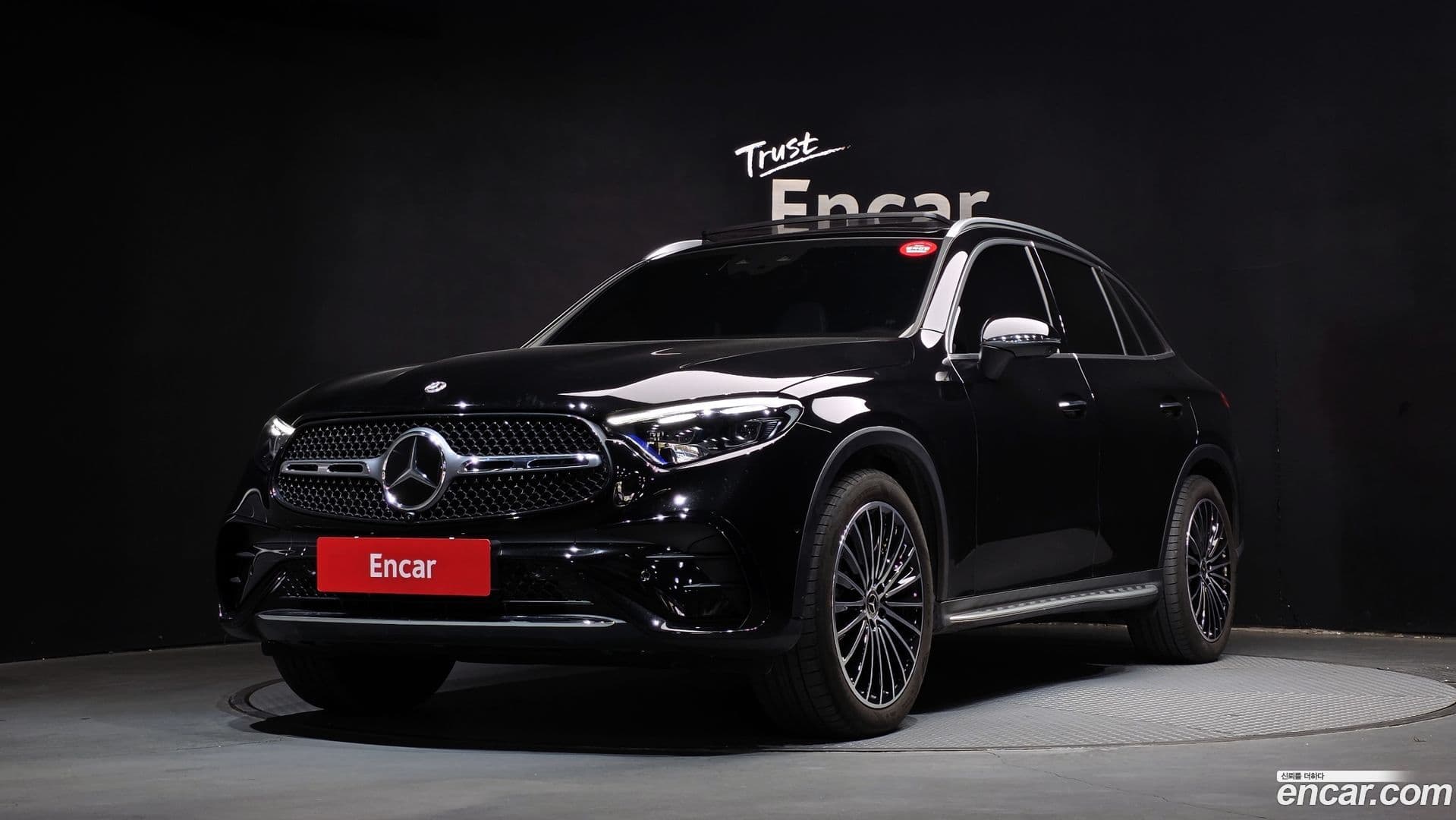 Main__Slider__Photo:GLC-Class Mercedes-Benz 2023.9-0