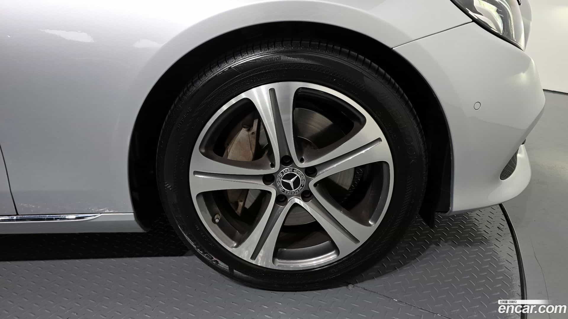 E-Class Mercedes-Benz 2019.7-OUTER-005