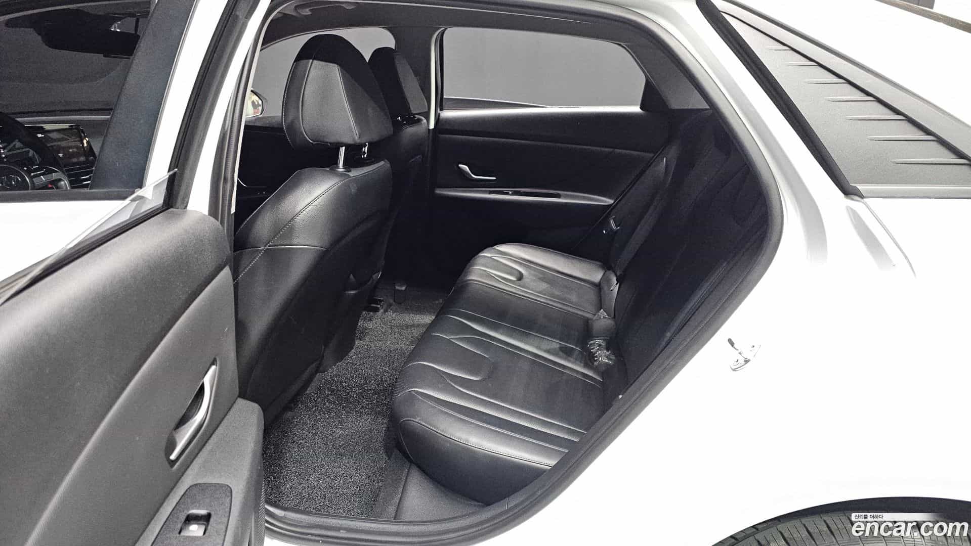 AVANTE Hyundai 2021.1-OPTION-016