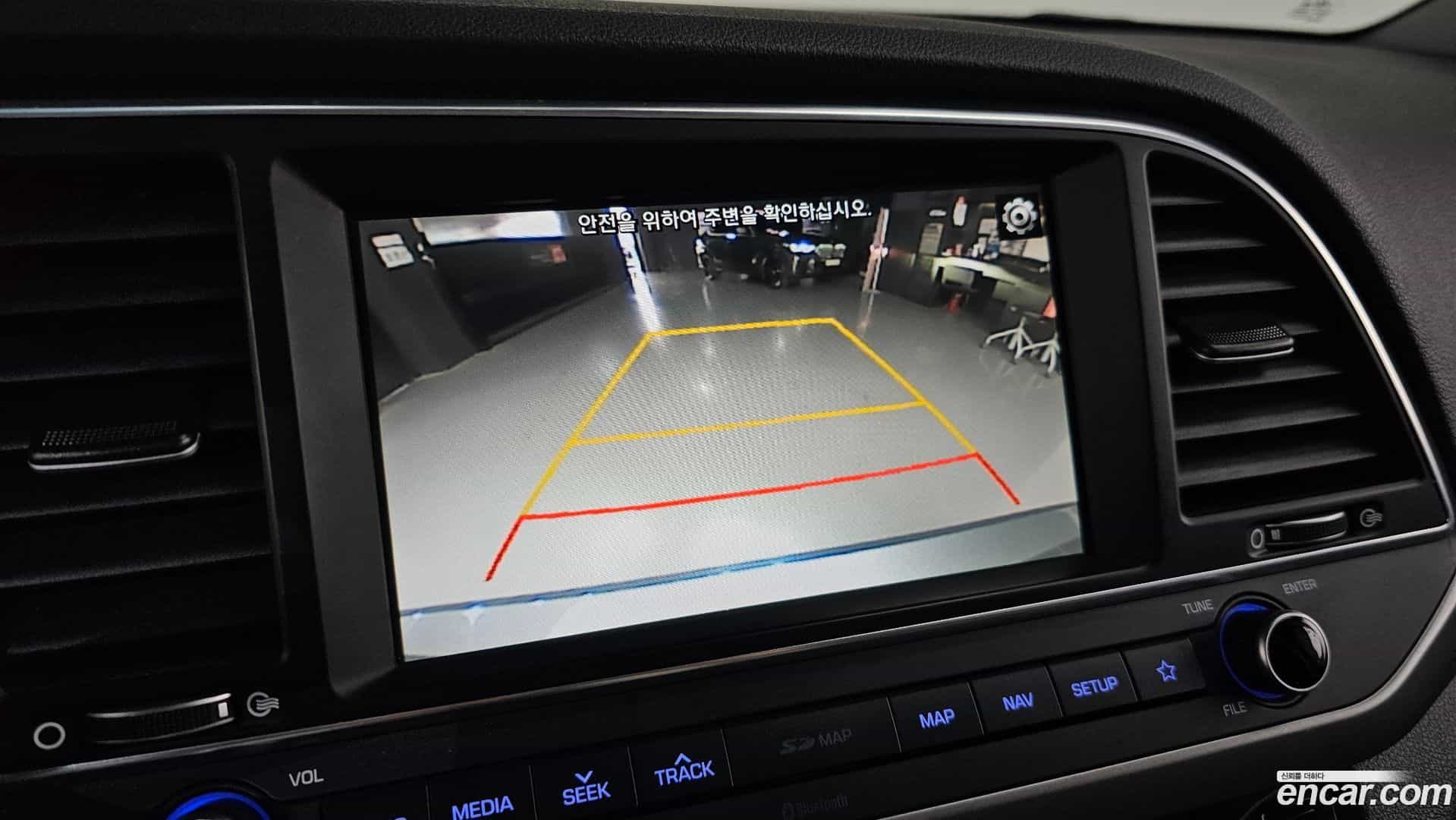 AVANTE Hyundai 2017.8-OPTION-019