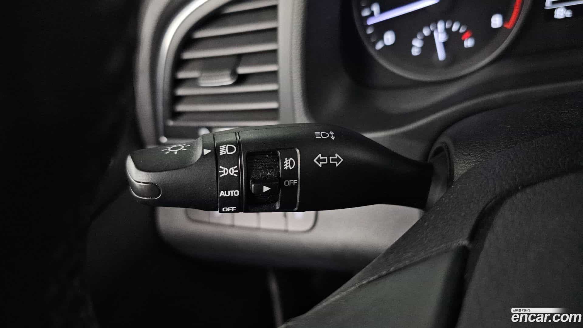 AVANTE Hyundai 2017.8-OPTION-023