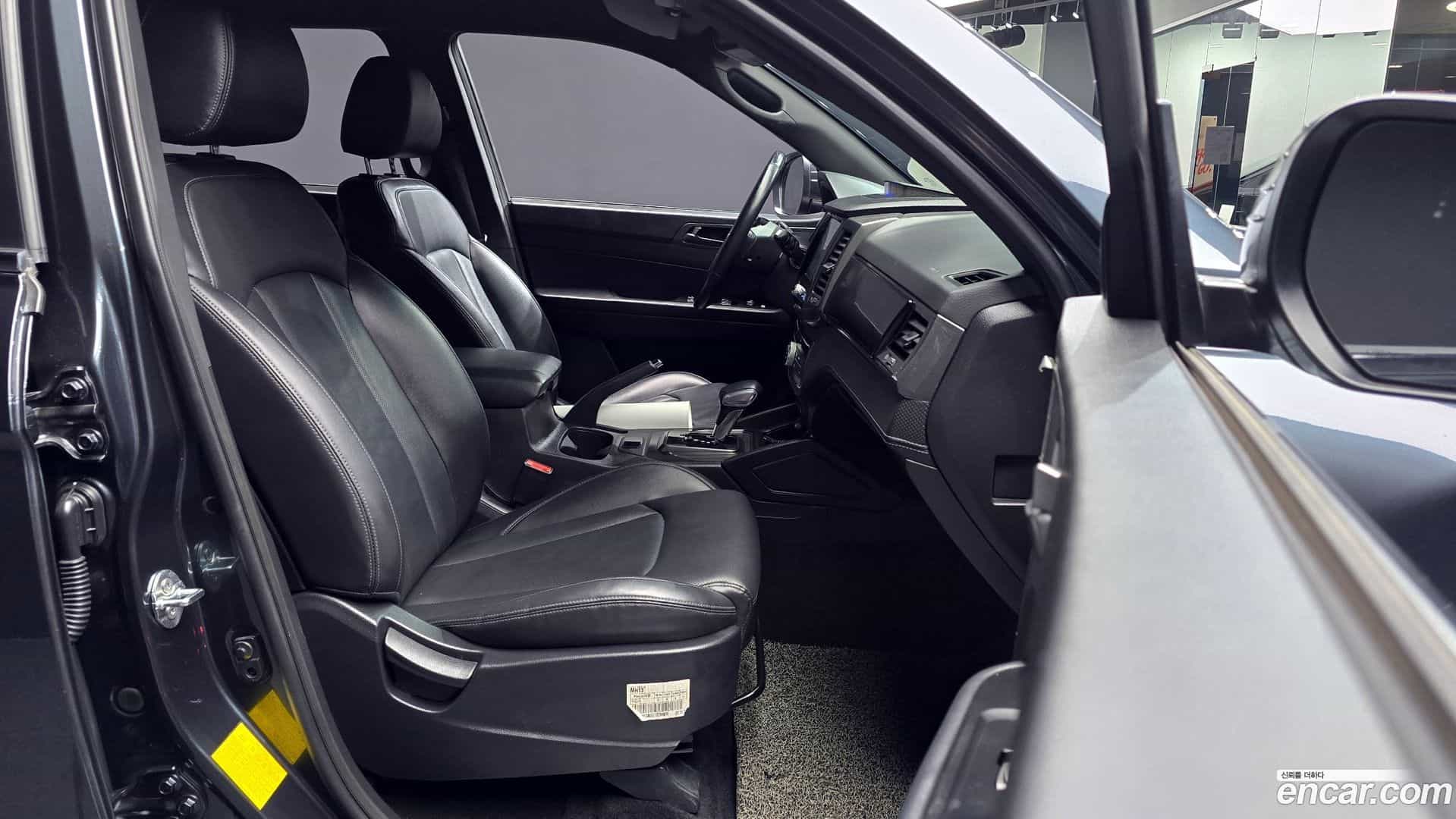 Rexton KG Mobility 2022.1-INNER-010