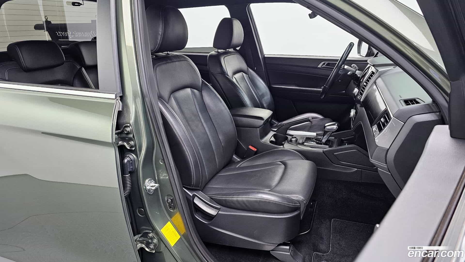 Rexton KG Mobility 2022.3-INNER-010