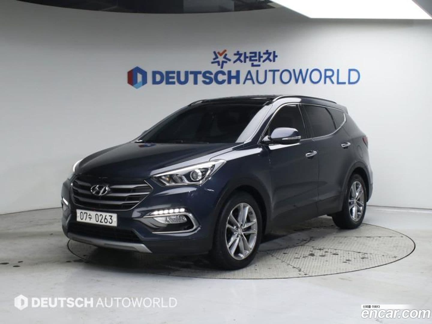 Main__Slider__Photo:Santafe Hyundai 2015.11-0