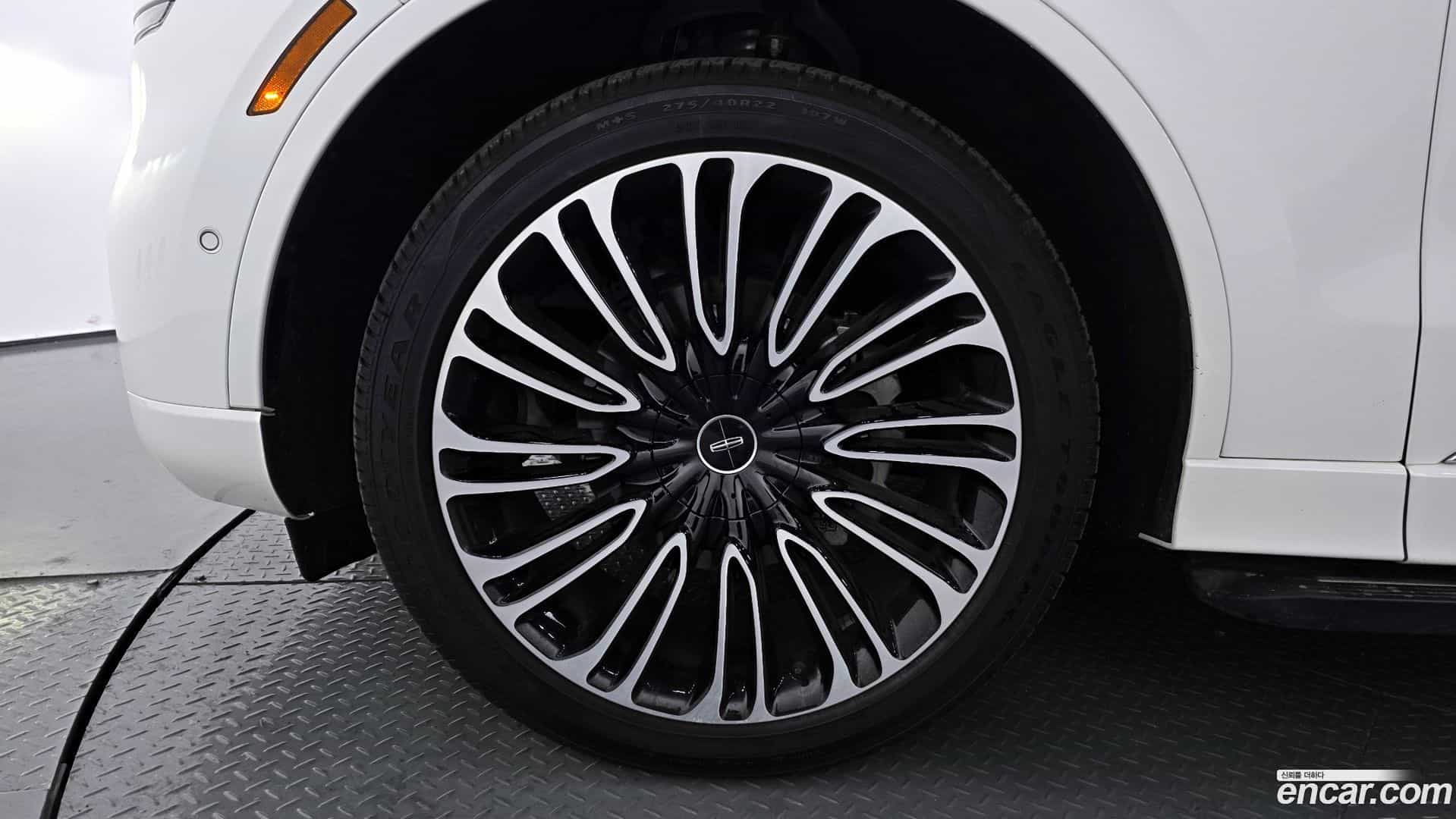 Aviator Lincoln 2023.11-OUTER-005