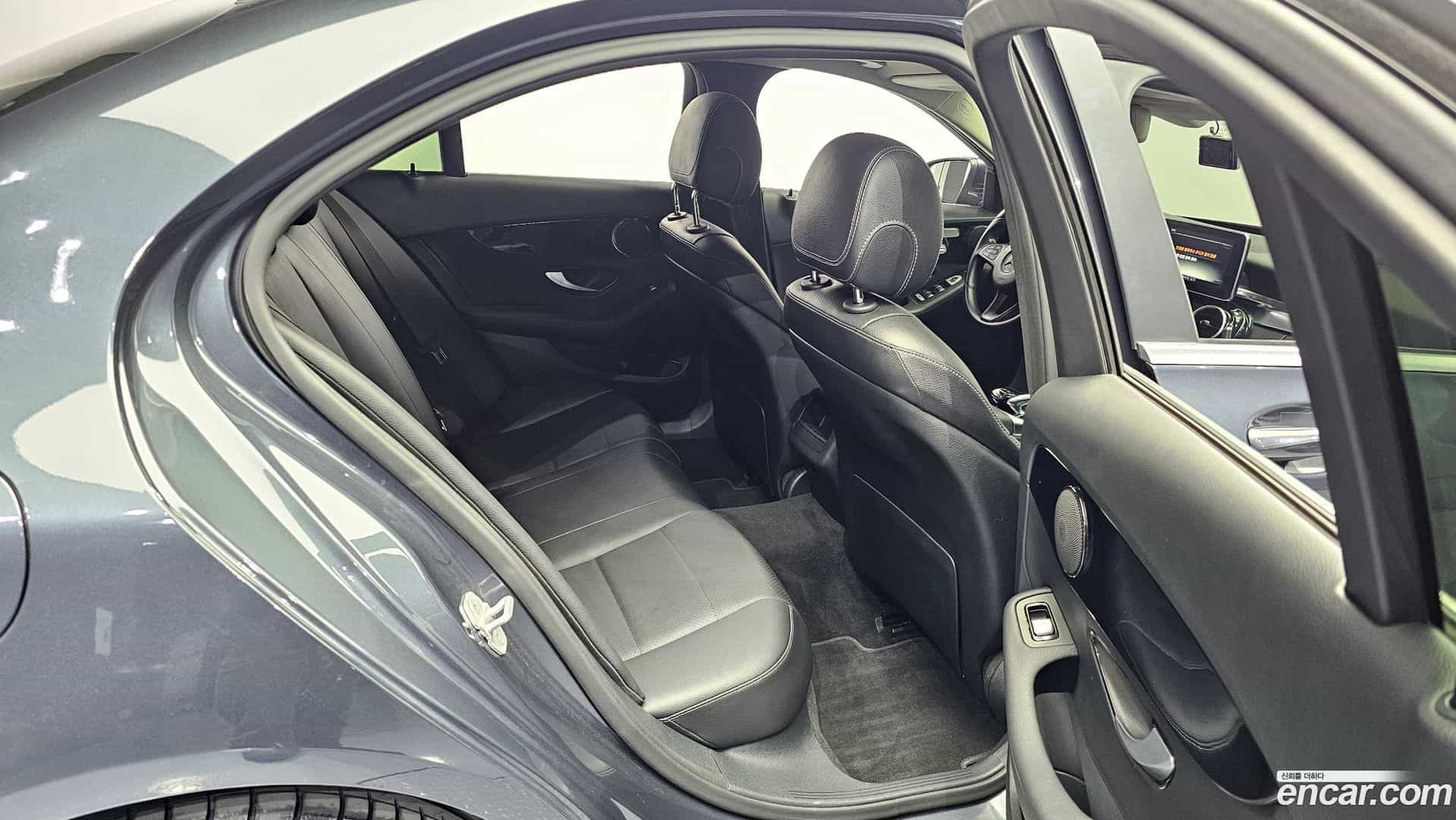 C-Class Mercedes-Benz 2015.8-OPTION-016