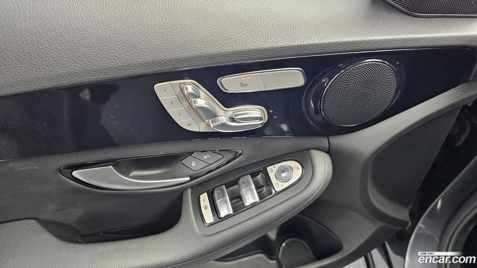 C-Class Mercedes-Benz 2015.8-OPTION-022