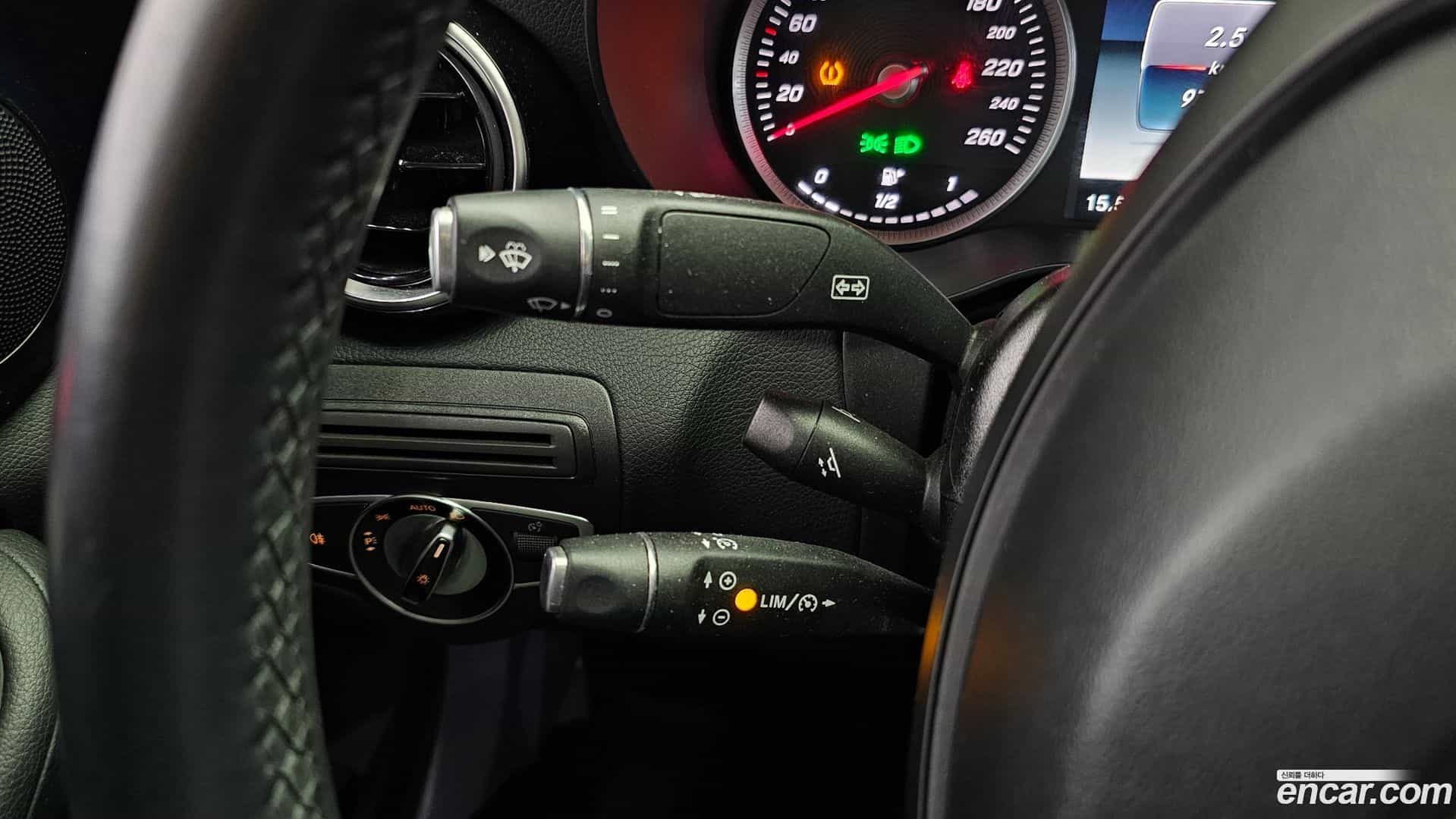 C-Class Mercedes-Benz 2015.8-OPTION-023