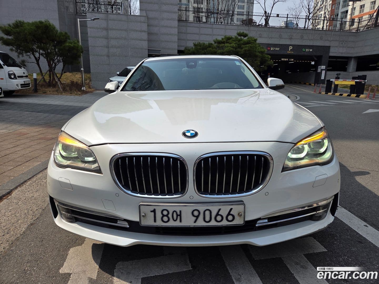 Main__Slider__Photo:7-Series BMW 2013.4-0