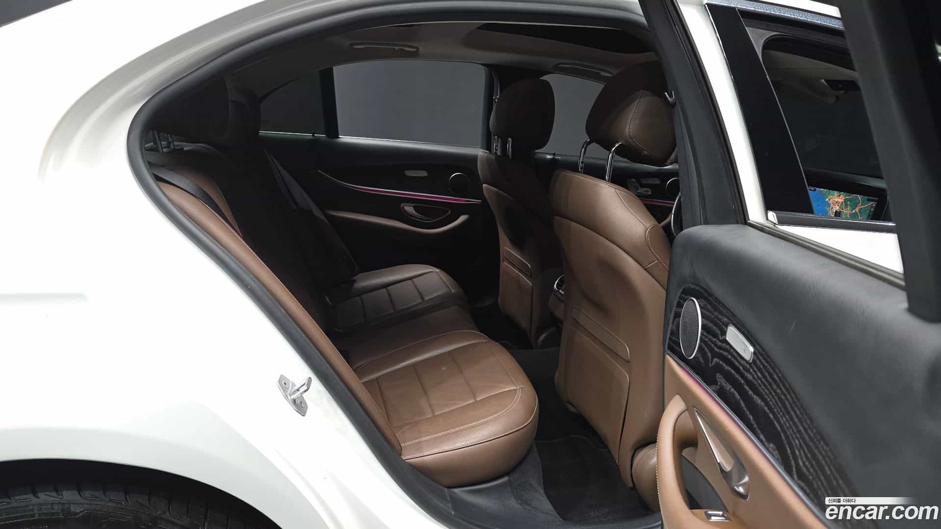 E-Class Mercedes-Benz 2017.6-OPTION-016
