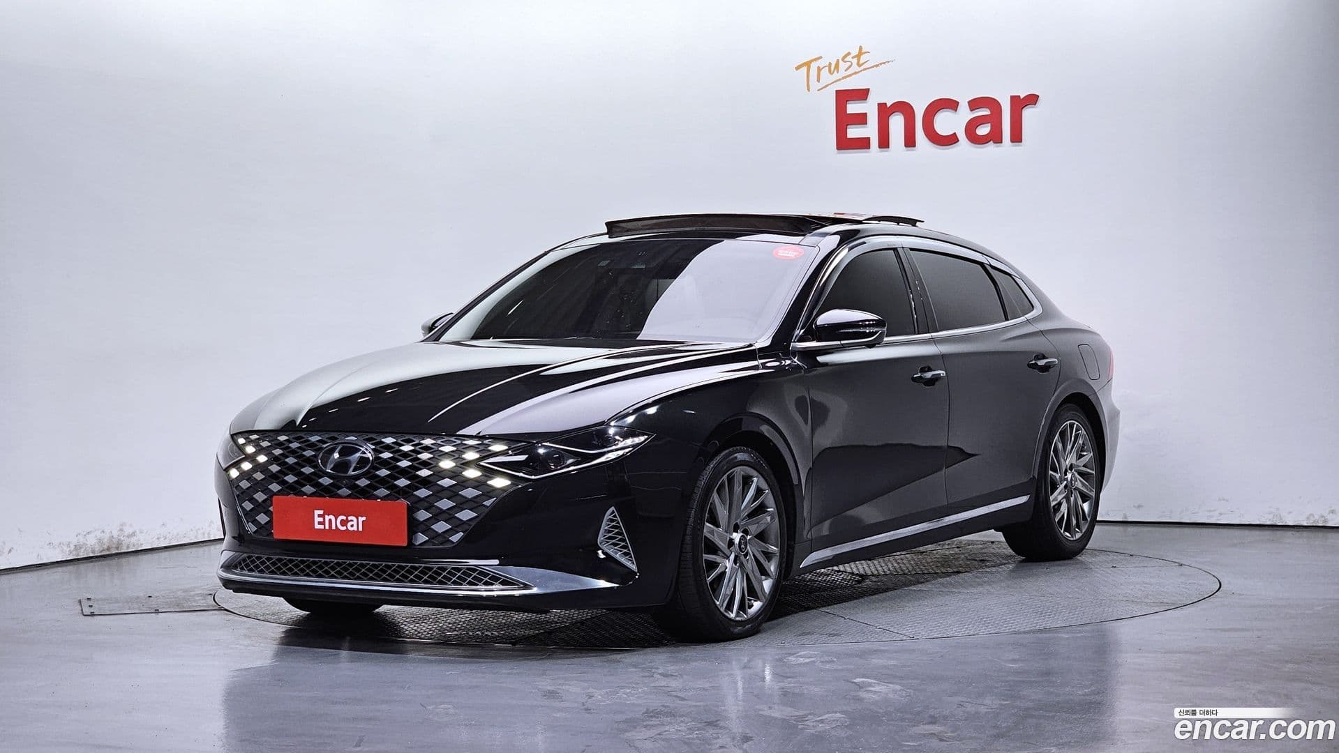 Main__Slider__Photo:Grandeur Hyundai 2020.3-0