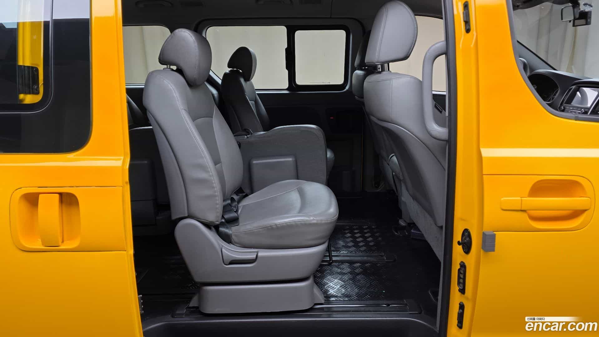 Starex Hyundai 2019.9-OPTION-016