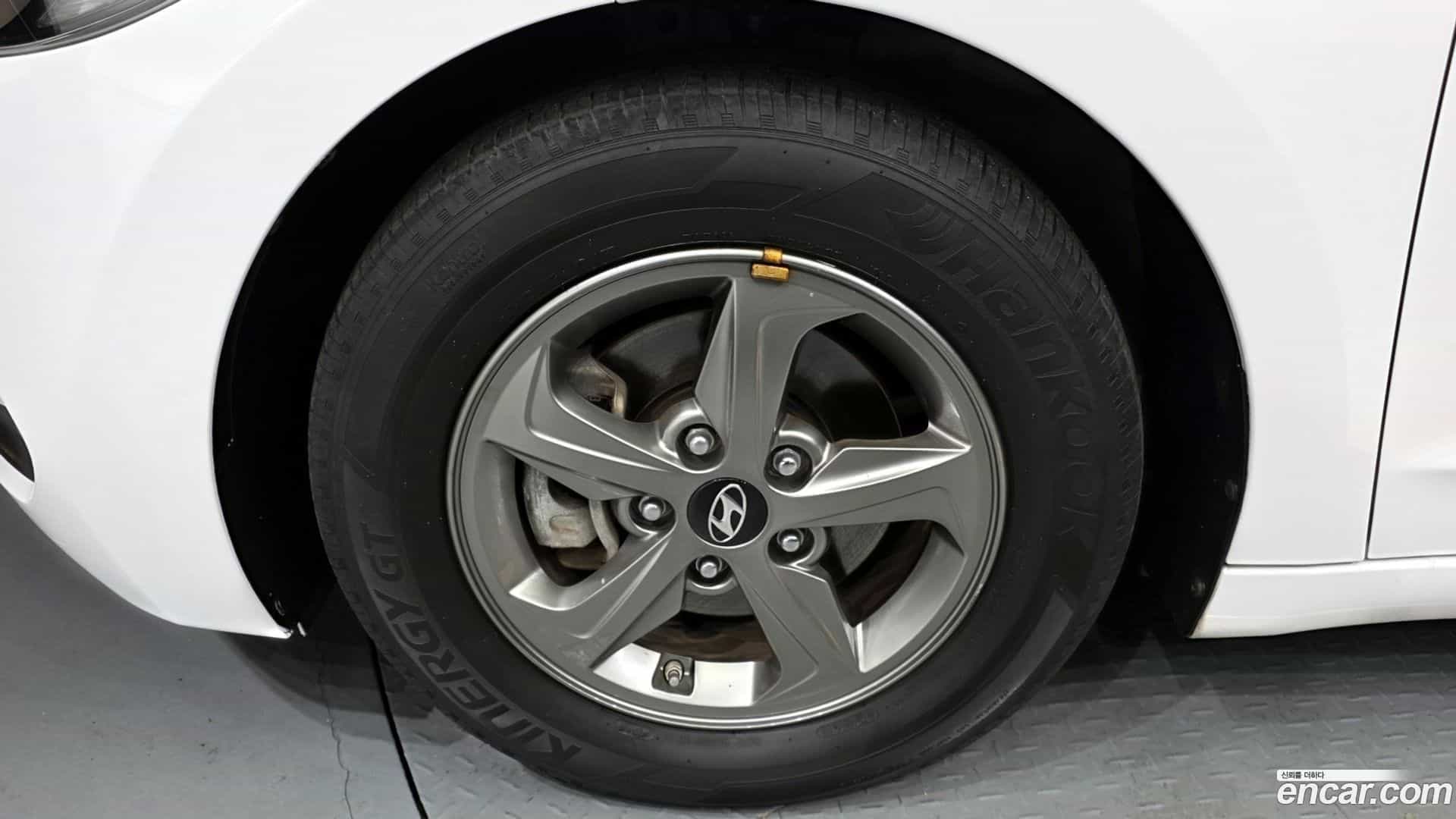 AVANTE Hyundai 2016.7-OUTER-005