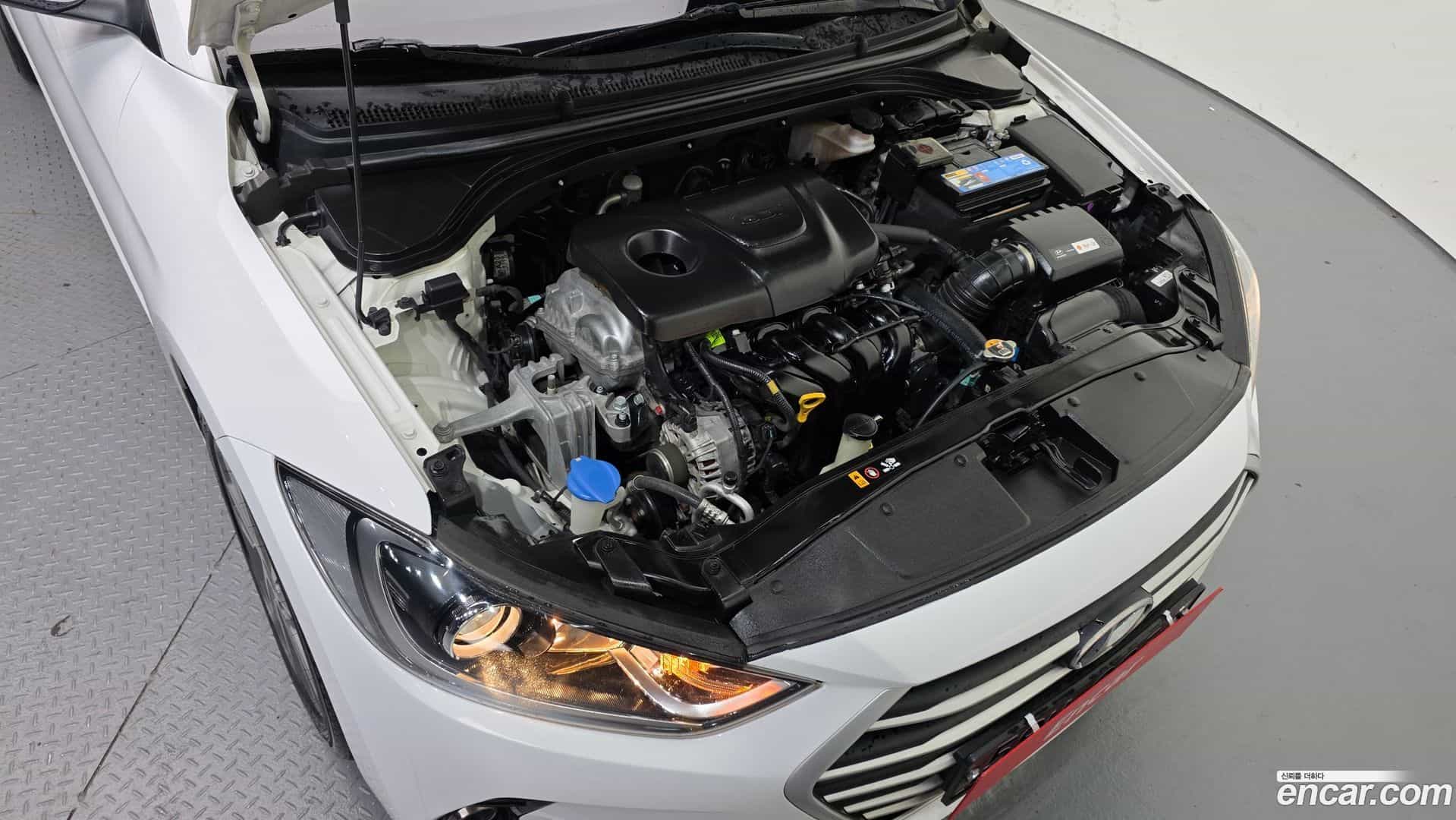 AVANTE Hyundai 2017.9-OUTER-006