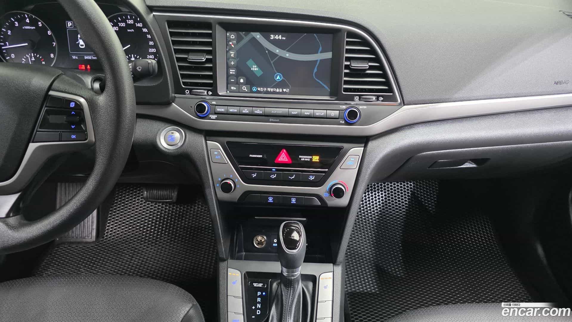 AVANTE Hyundai 2017.9-OPTION-019