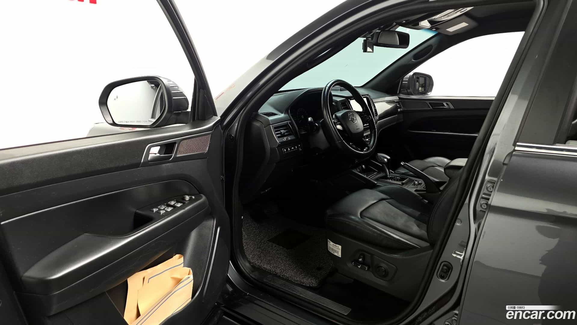 Rexton KG Mobility 2022.4-INNER-010