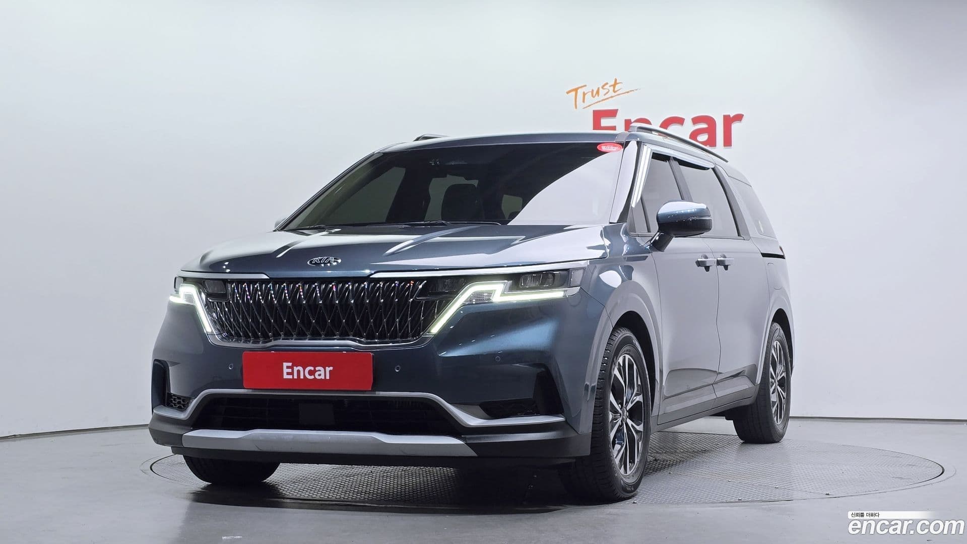 Main__Slider__Photo:Canival Kia 2021.1-0