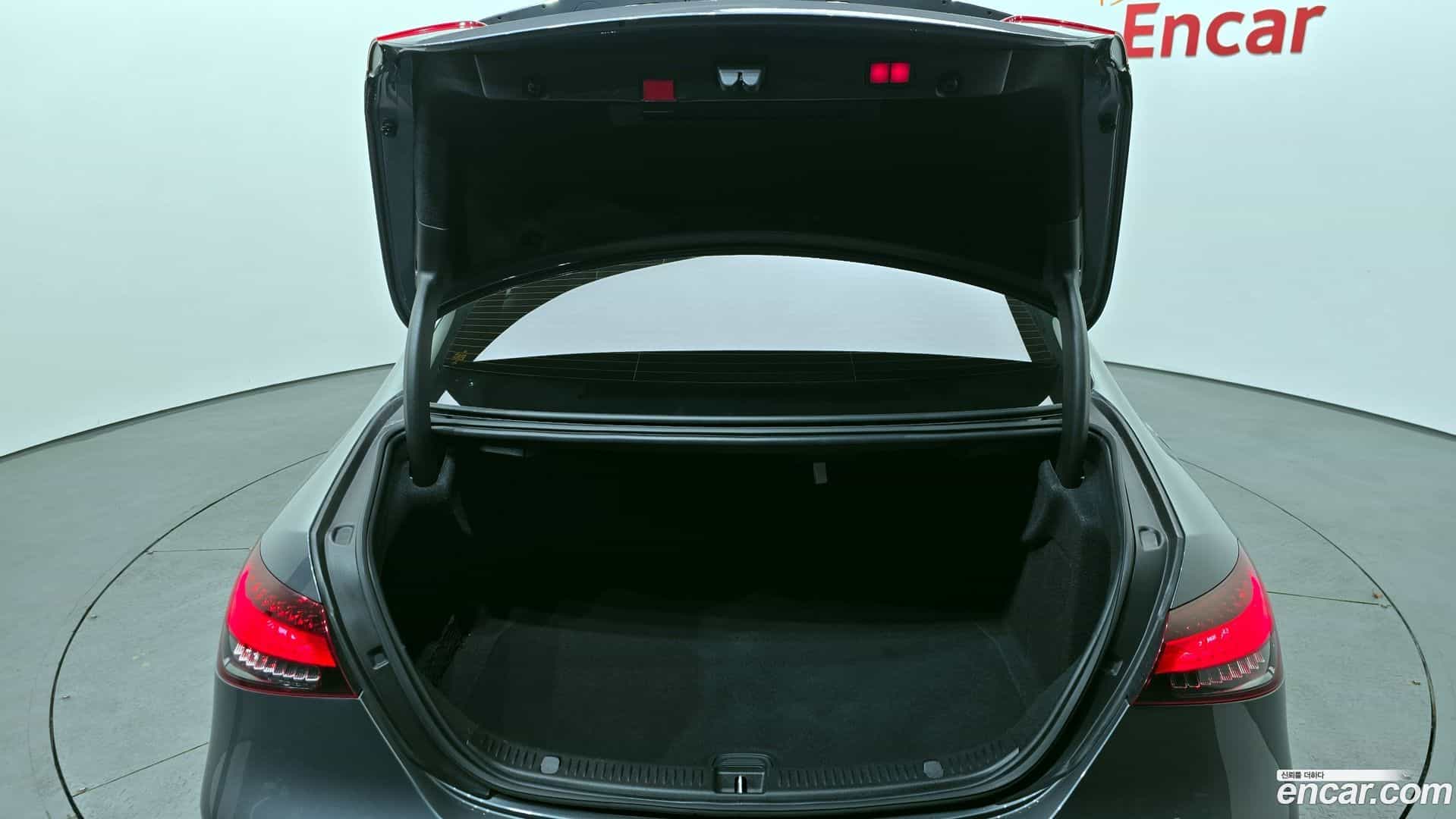 E-Class Mercedes-Benz 2020.11-OPTION-024