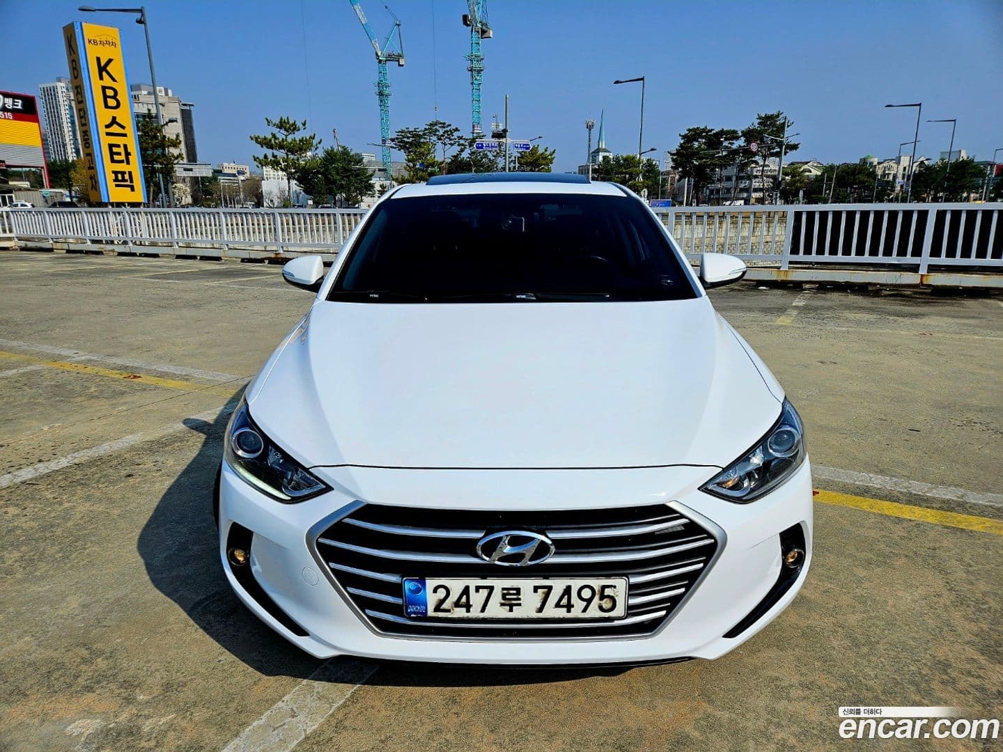 Main__Slider__Photo:AVANTE Hyundai 2017.8-0