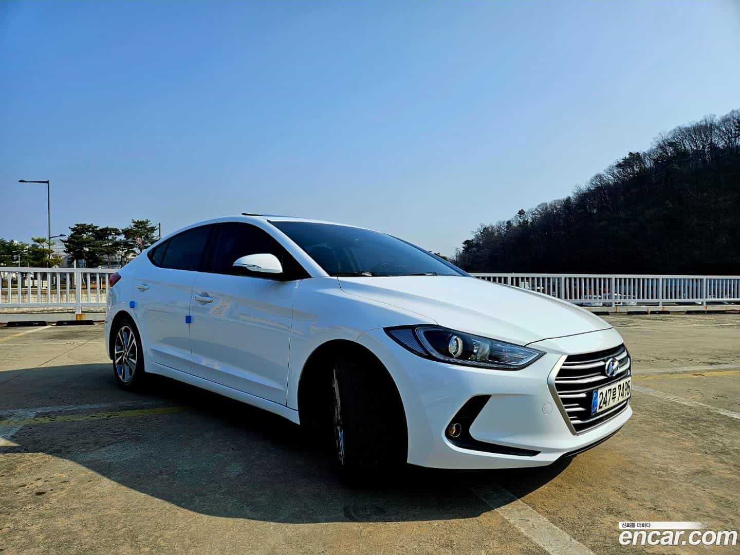 AVANTE Hyundai 2017.8-OUTER-002