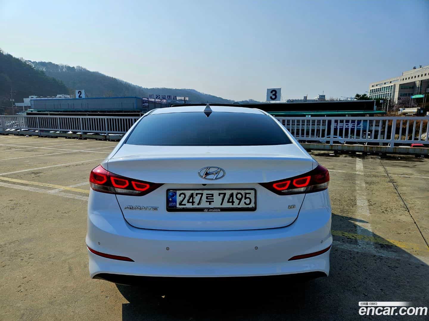 AVANTE Hyundai 2017.8-OUTER-005
