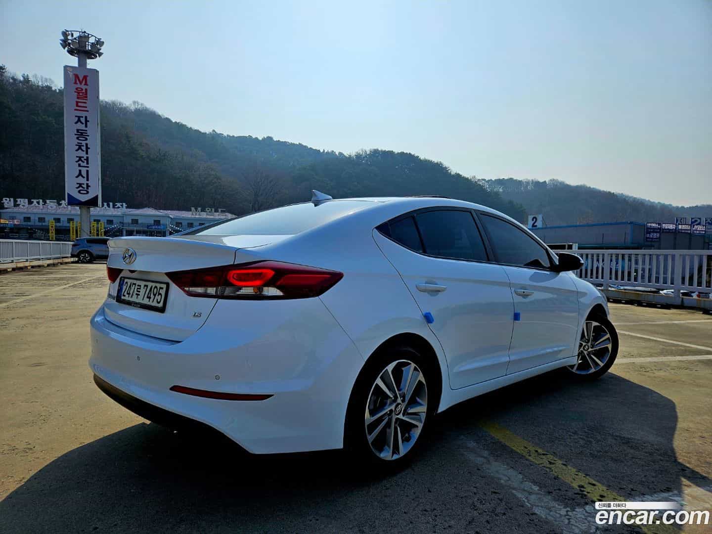 AVANTE Hyundai 2017.8-OUTER-006