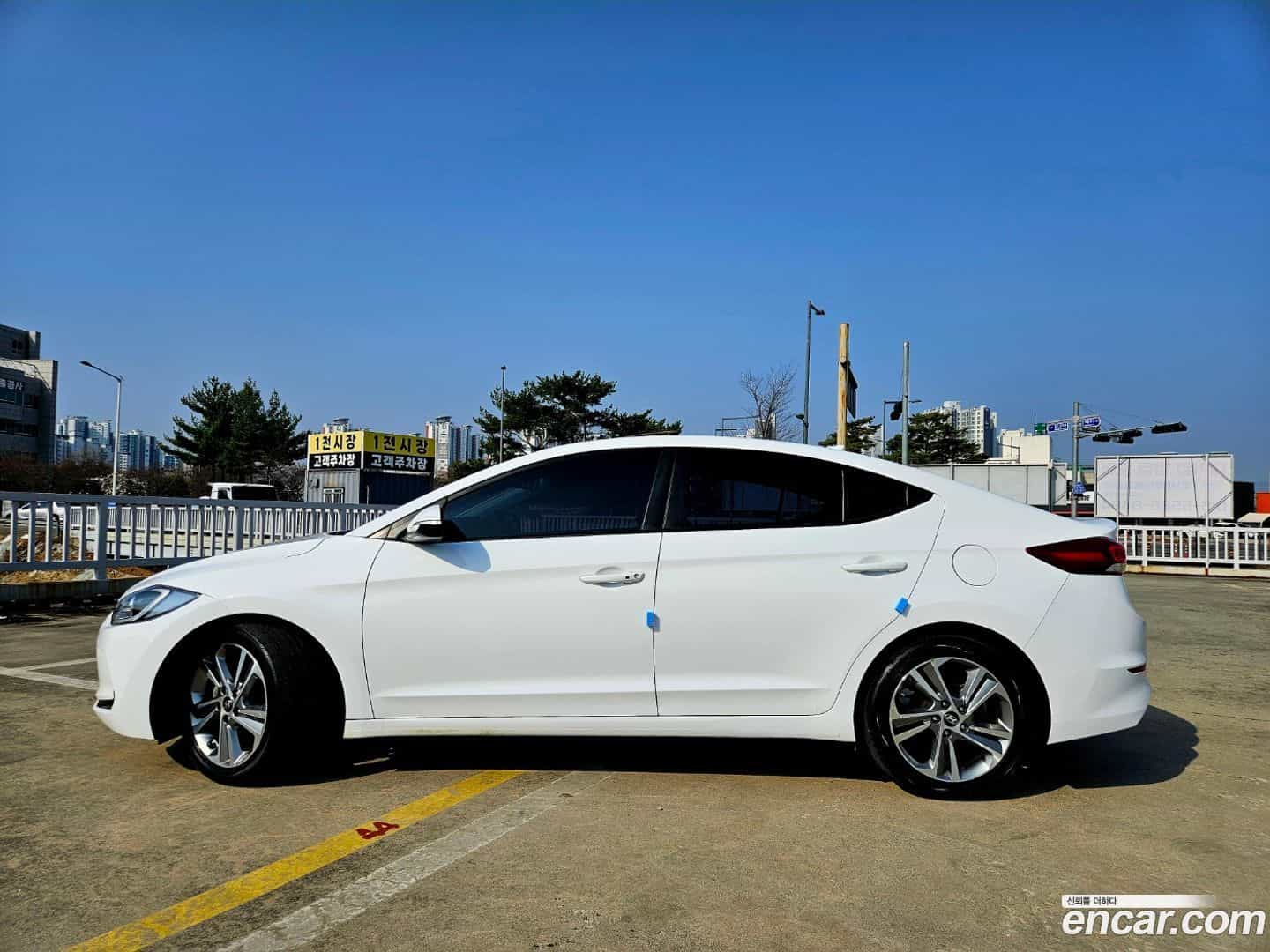 AVANTE Hyundai 2017.8-INNER-008