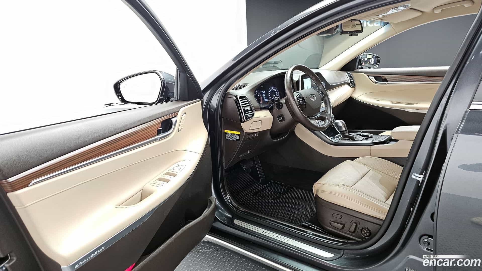 Grandeur Hyundai 2019.4-OPTION-015