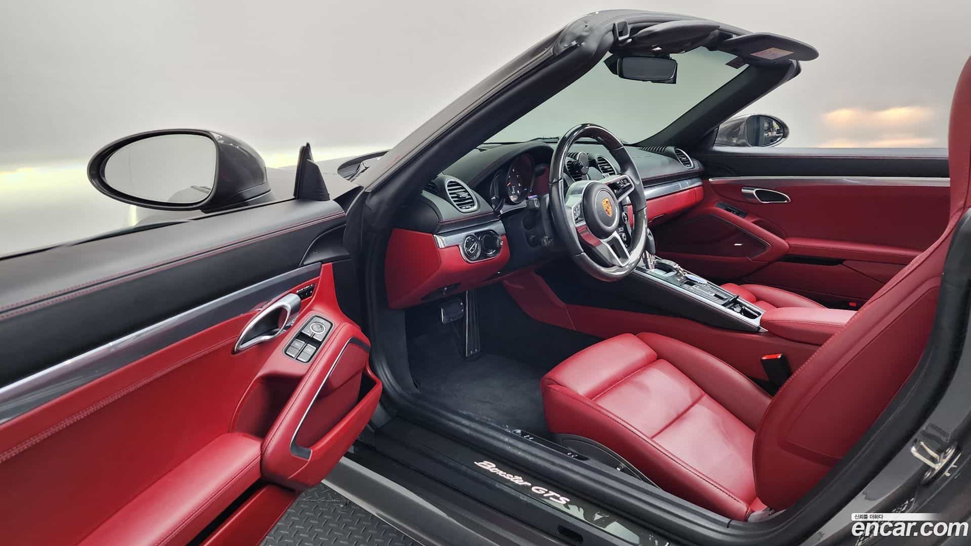 718 Porsche 2022.1-INNER-010