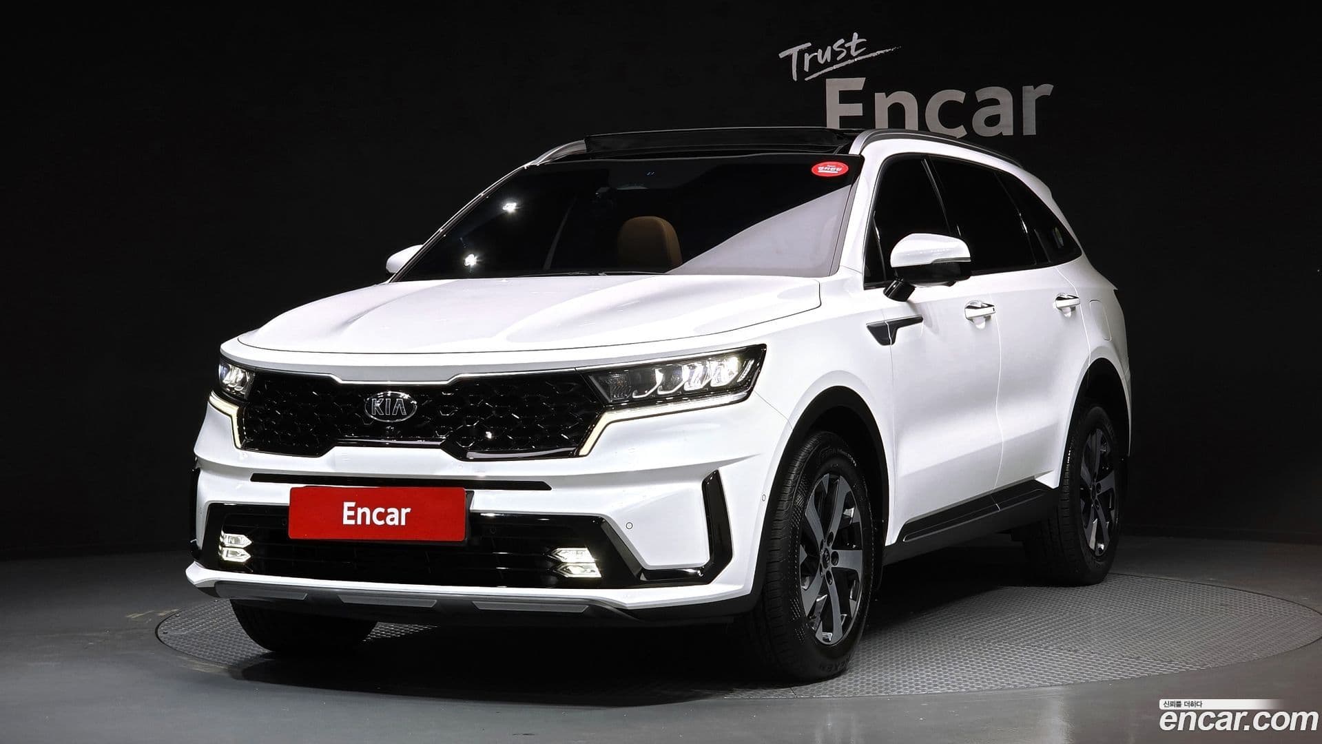 Main__Slider__Photo:Sorento Kia 2020.6-0