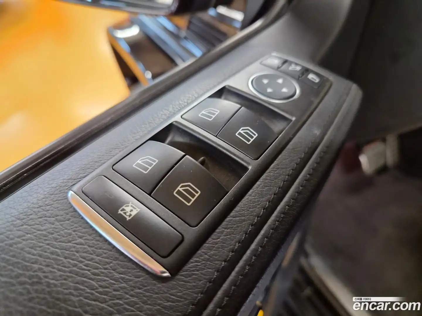 G-Class Mercedes-Benz 2012.11-OPTION-017