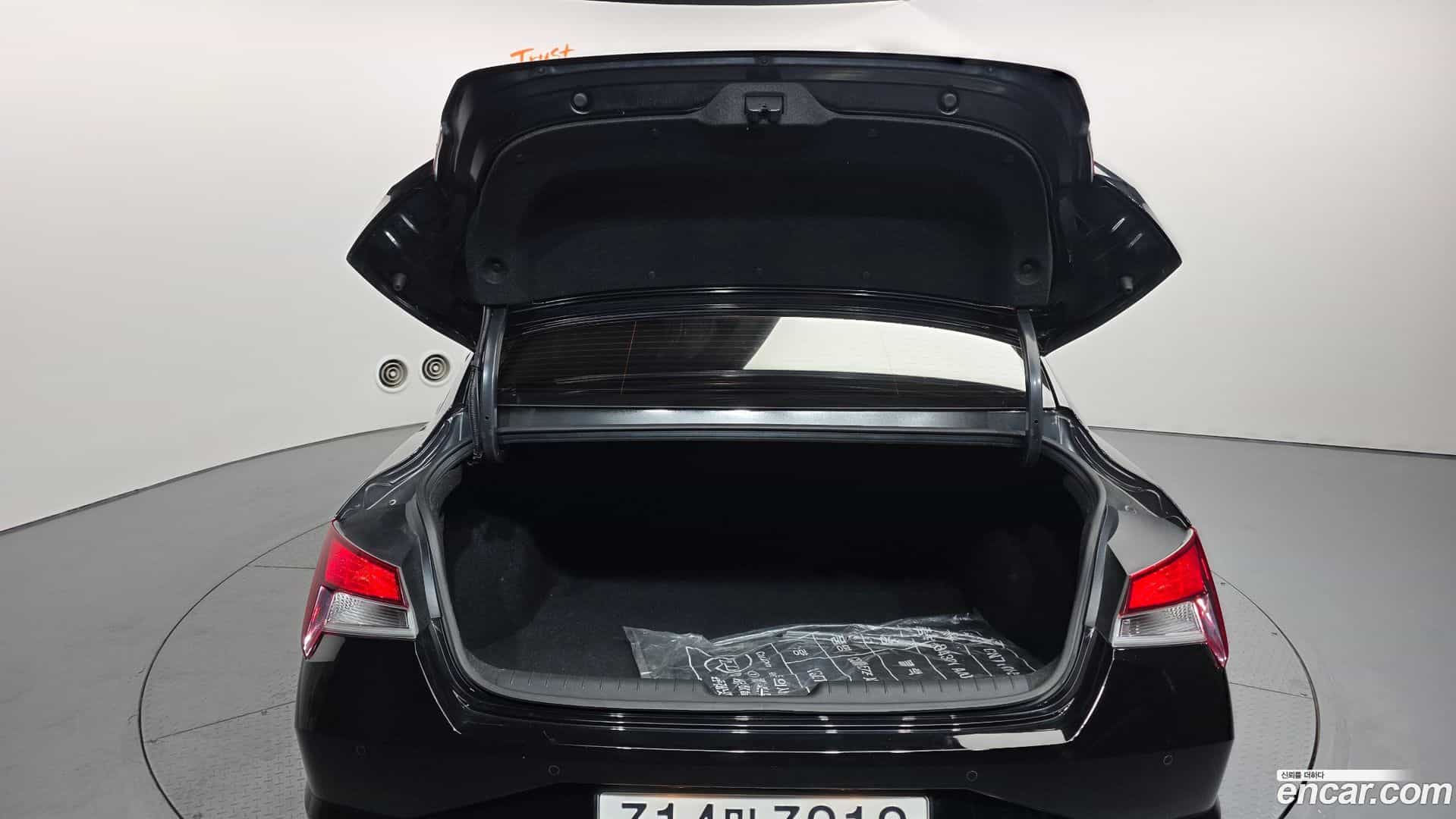 AVANTE Hyundai 2020.10-OPTION-024