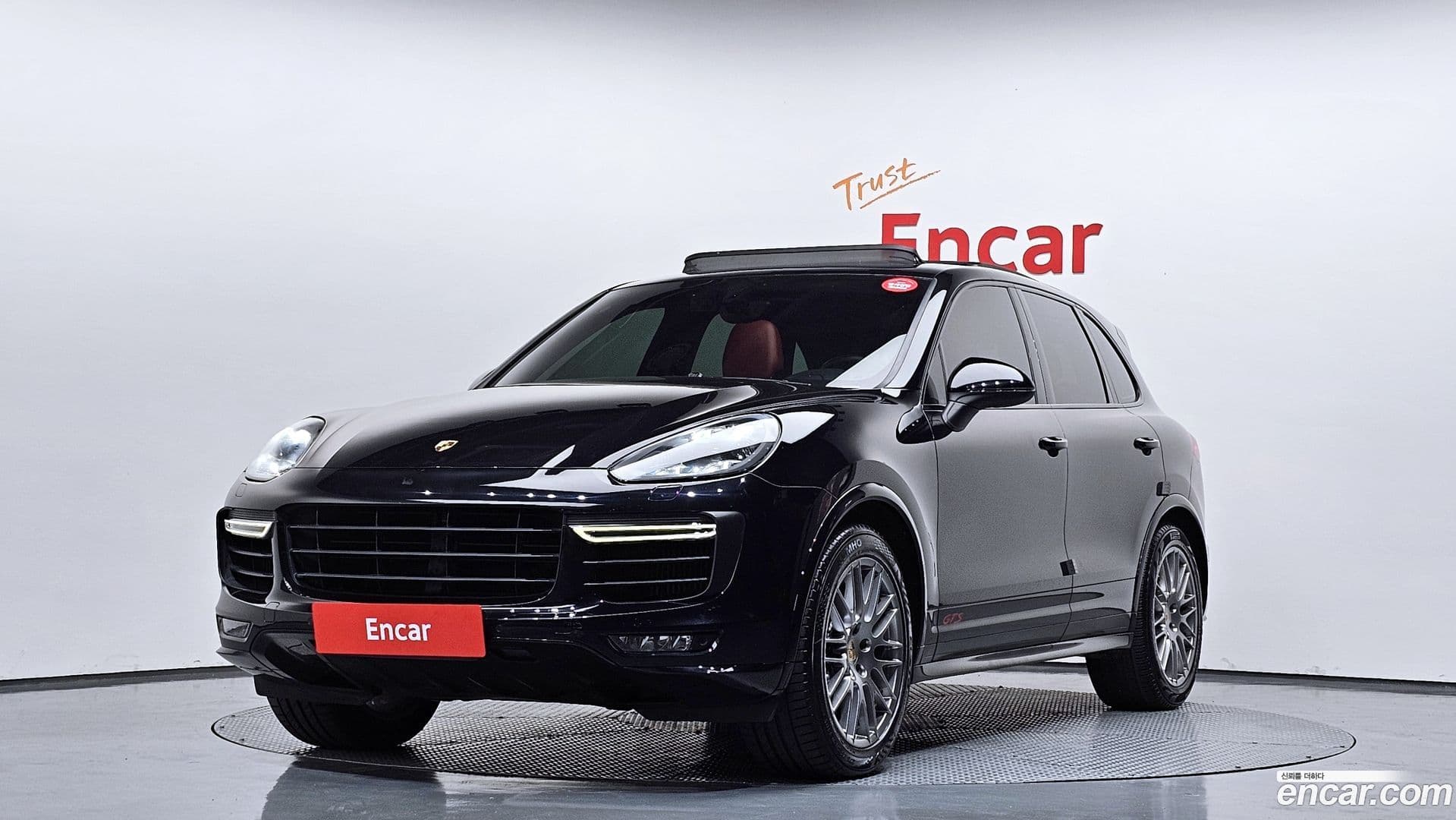 Main__Slider__Photo:Cayenne Porsche 2015.2-0