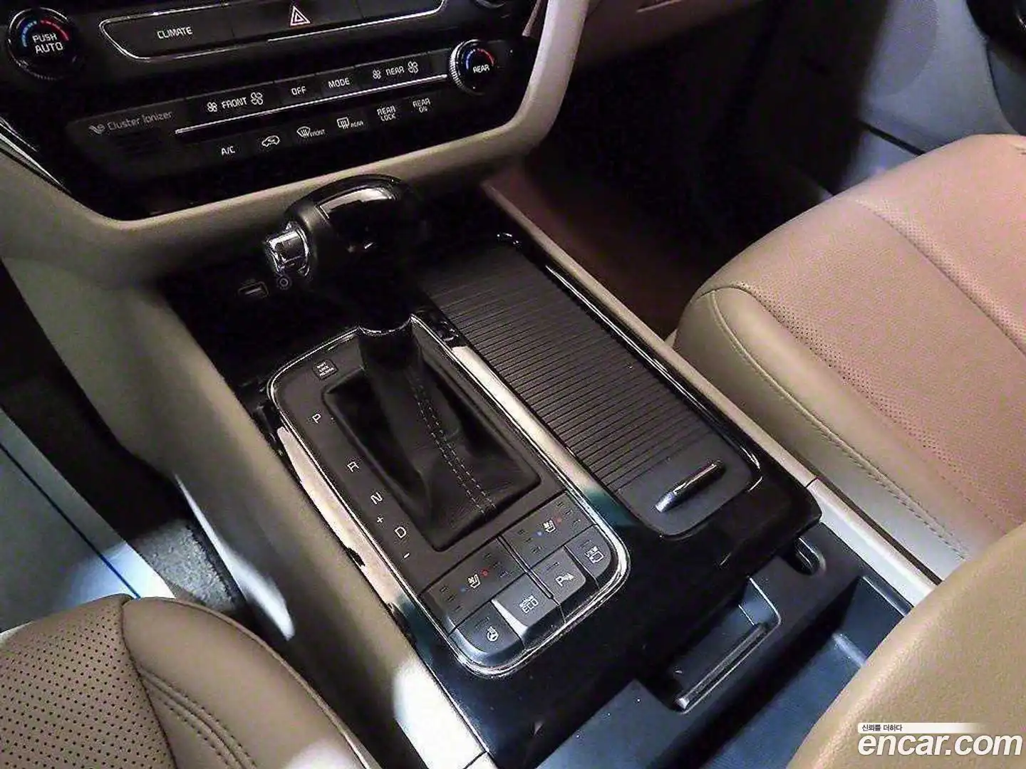 Canival Kia 2015.10-OPTION-016
