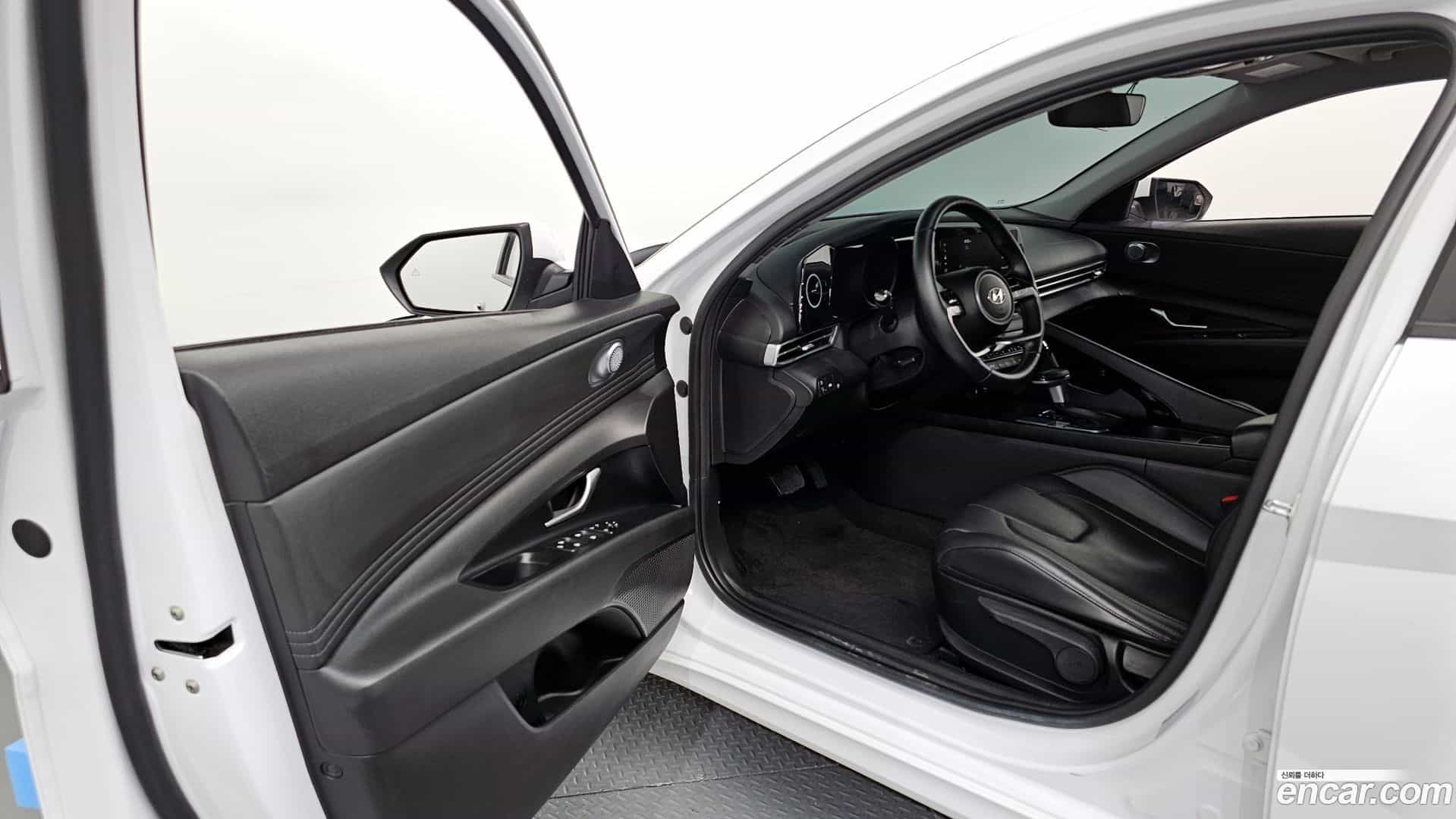 AVANTE Hyundai 2021.10-INNER-010