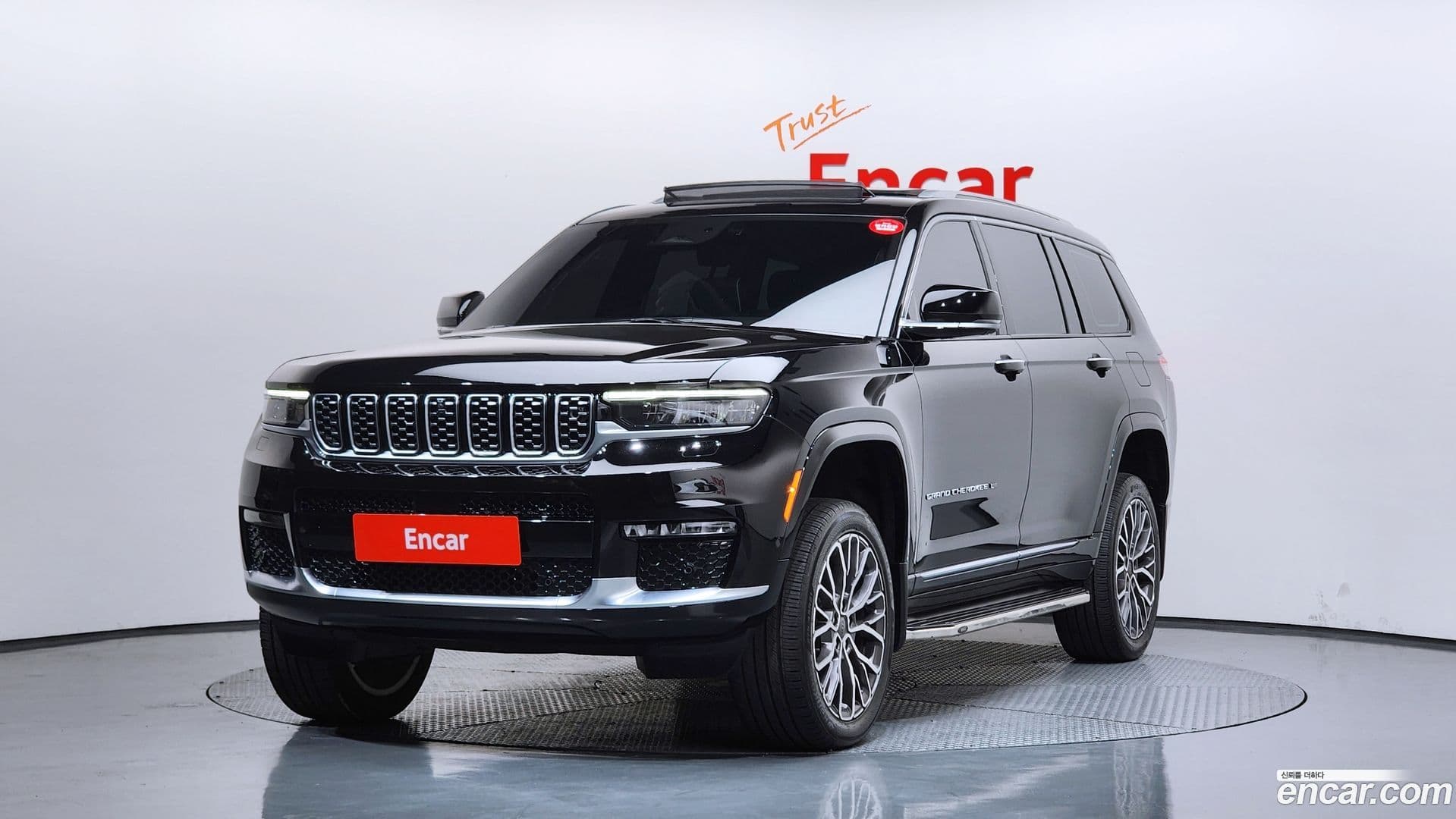 Main__Slider__Photo:Cherokee Jeep 2022.9-0
