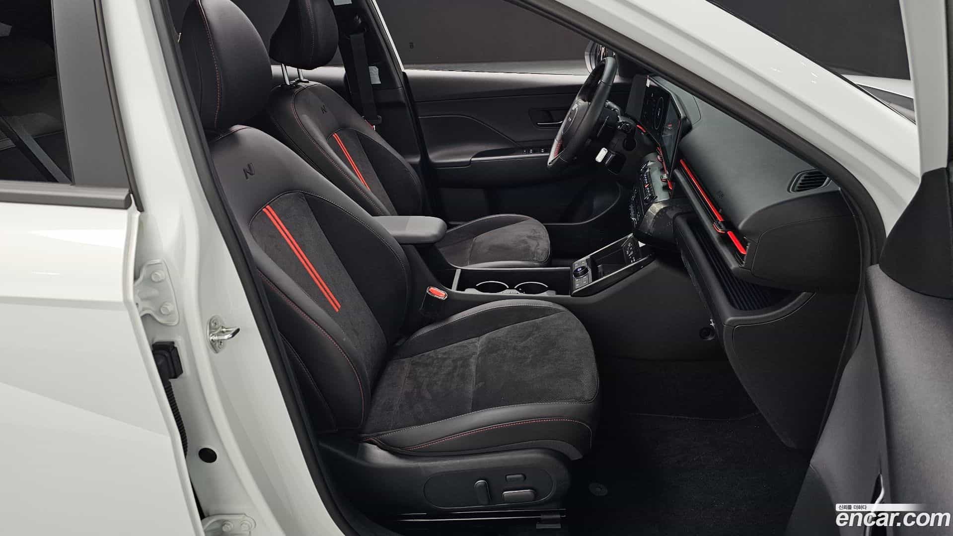 Kona Hyundai 2023.8-INNER-010