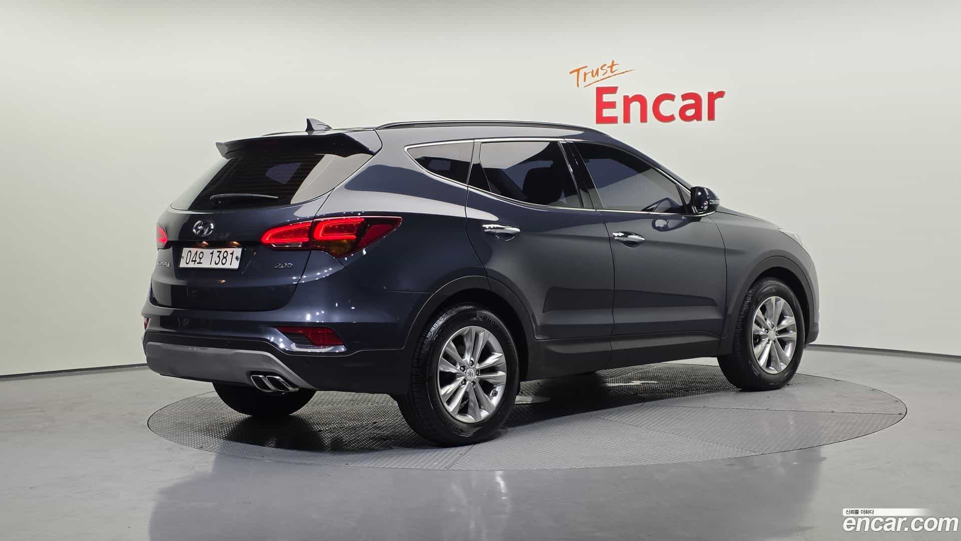Santafe Hyundai 2018.0-OUTER-002