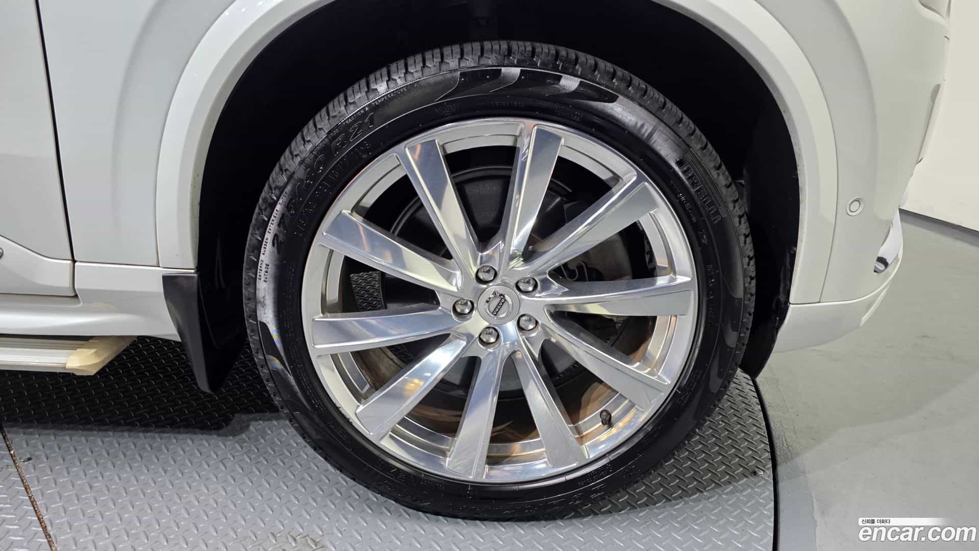 XC90 Volvo 2020.0-OUTER-005