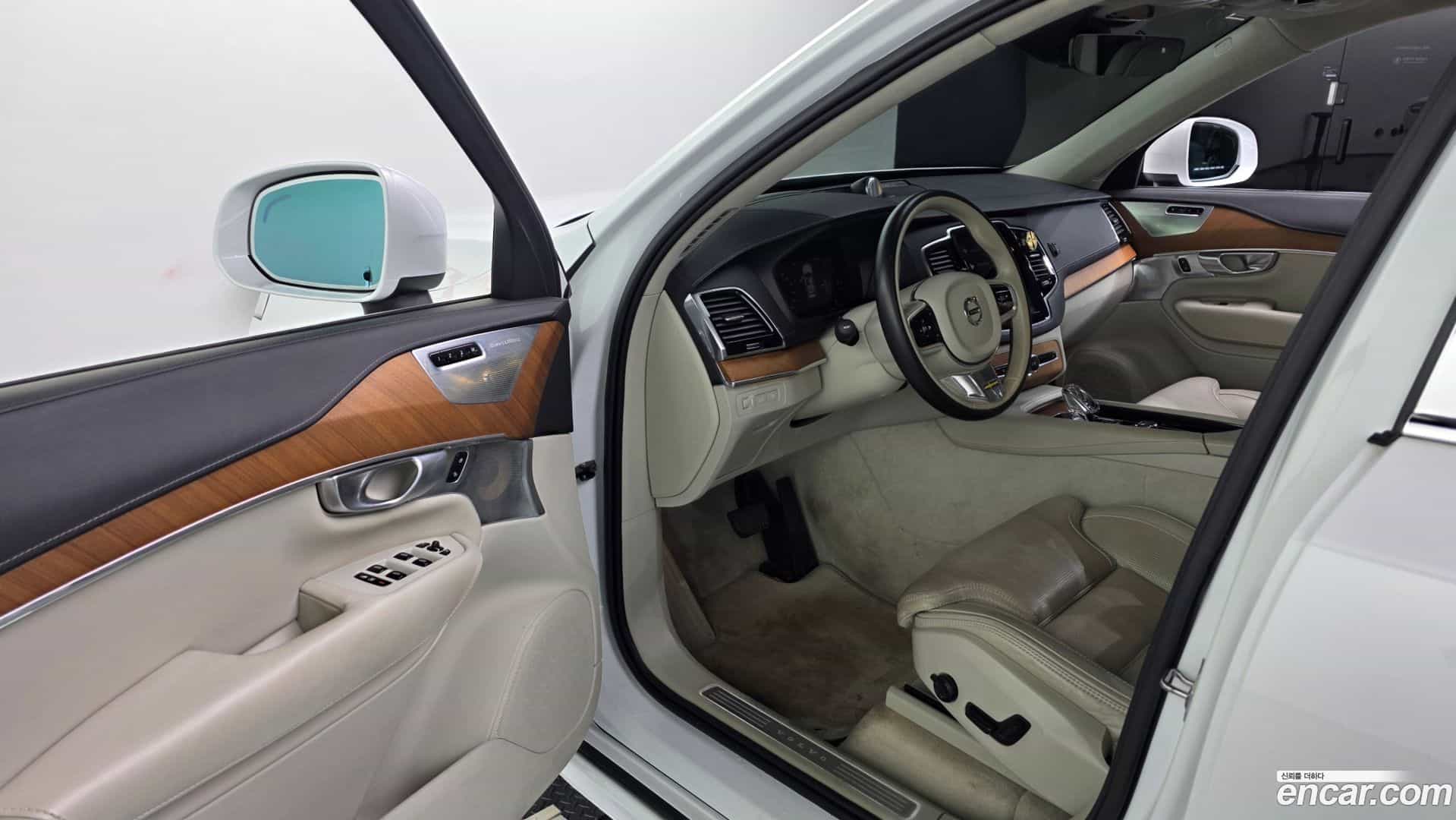 XC90 Volvo 2020.0-INNER-010