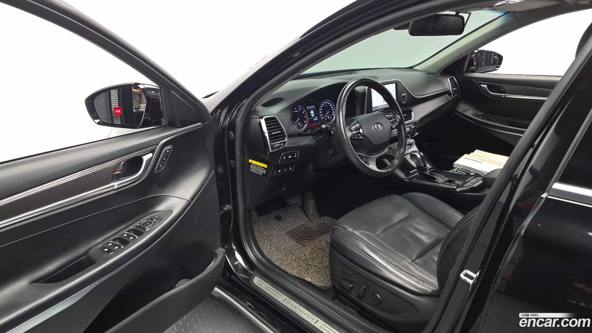 Grandeur Hyundai 2017.2-INNER-010