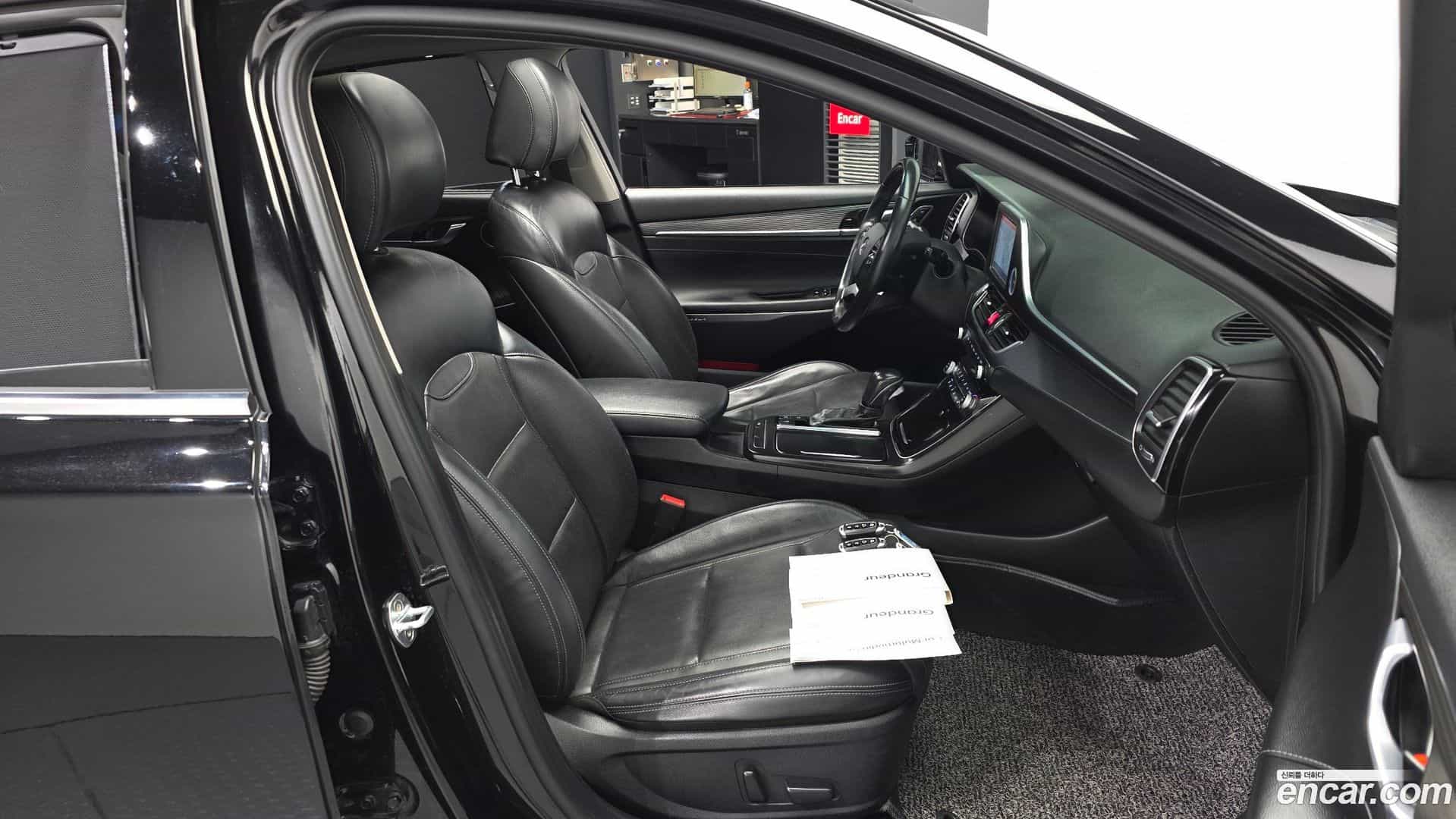 Grandeur Hyundai 2017.2-OPTION-015