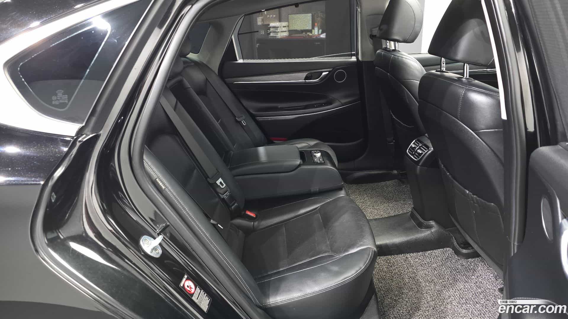 Grandeur Hyundai 2017.2-OPTION-016