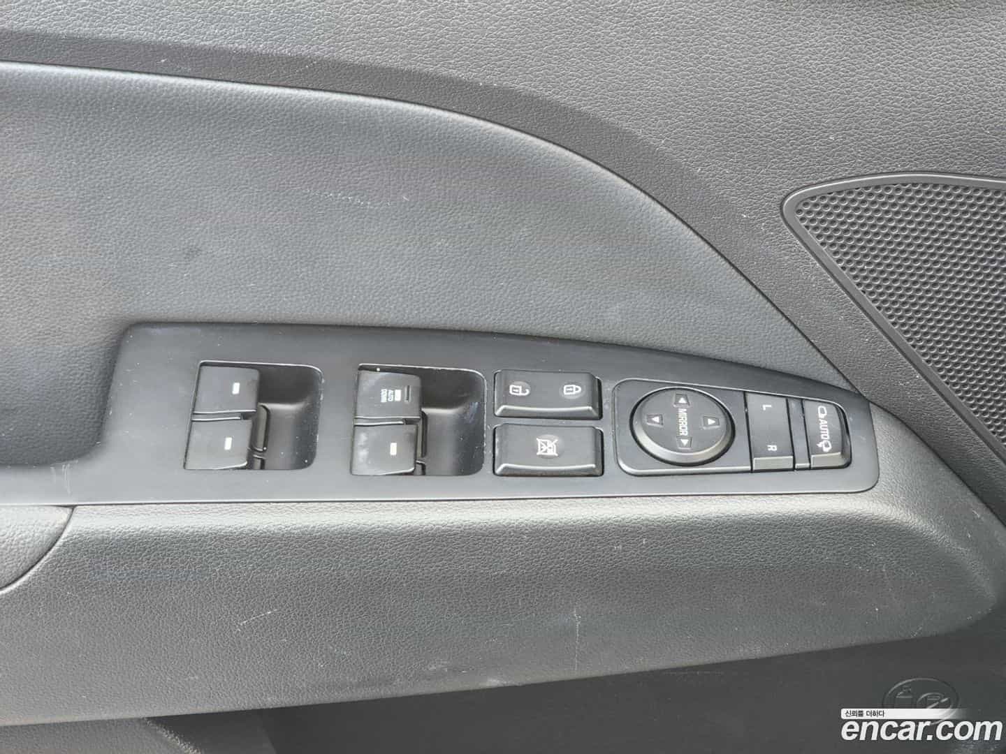 AVANTE Hyundai 2016.10-OPTION-020