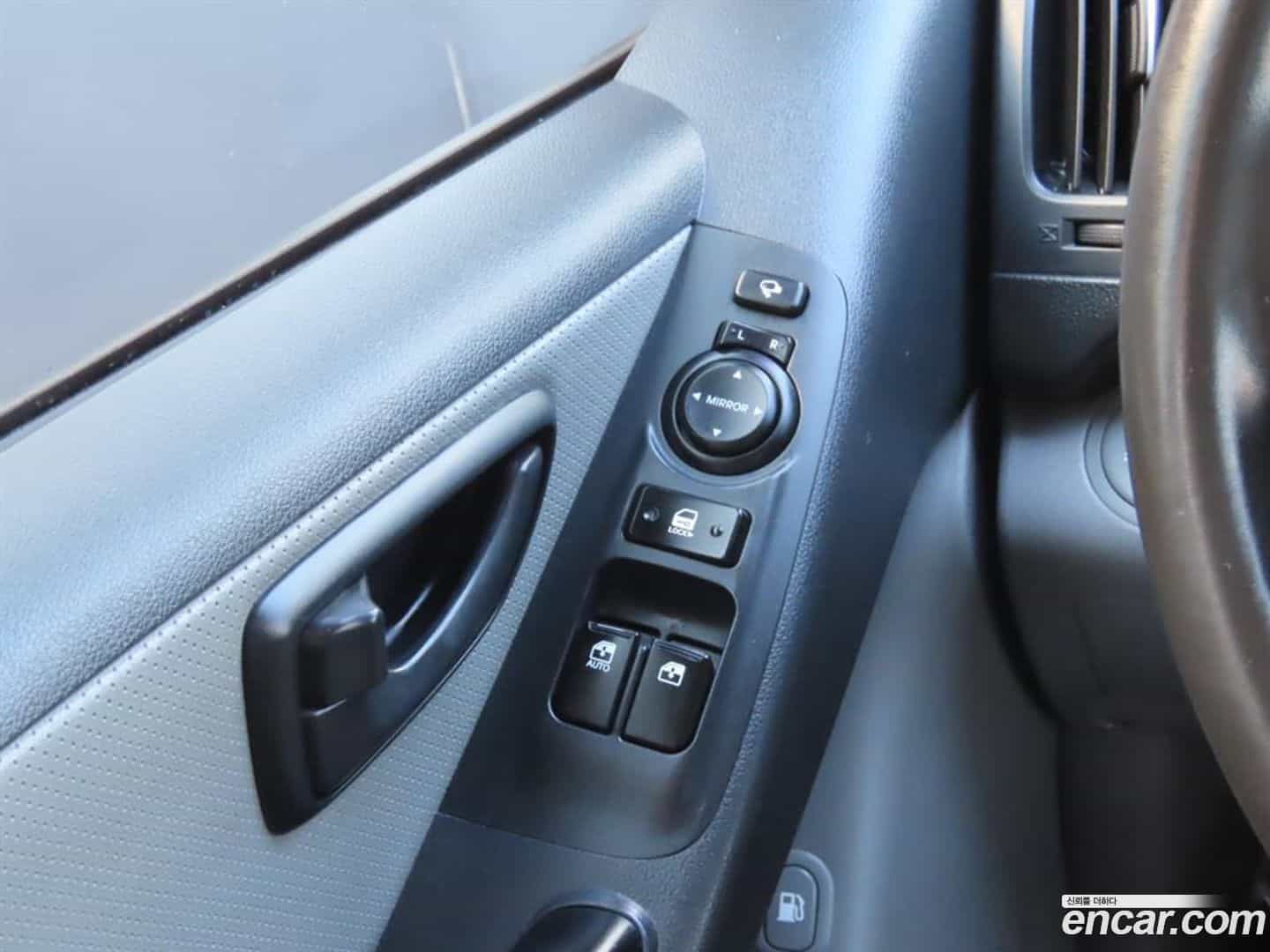 Starex Hyundai 2020.6-OPTION-016